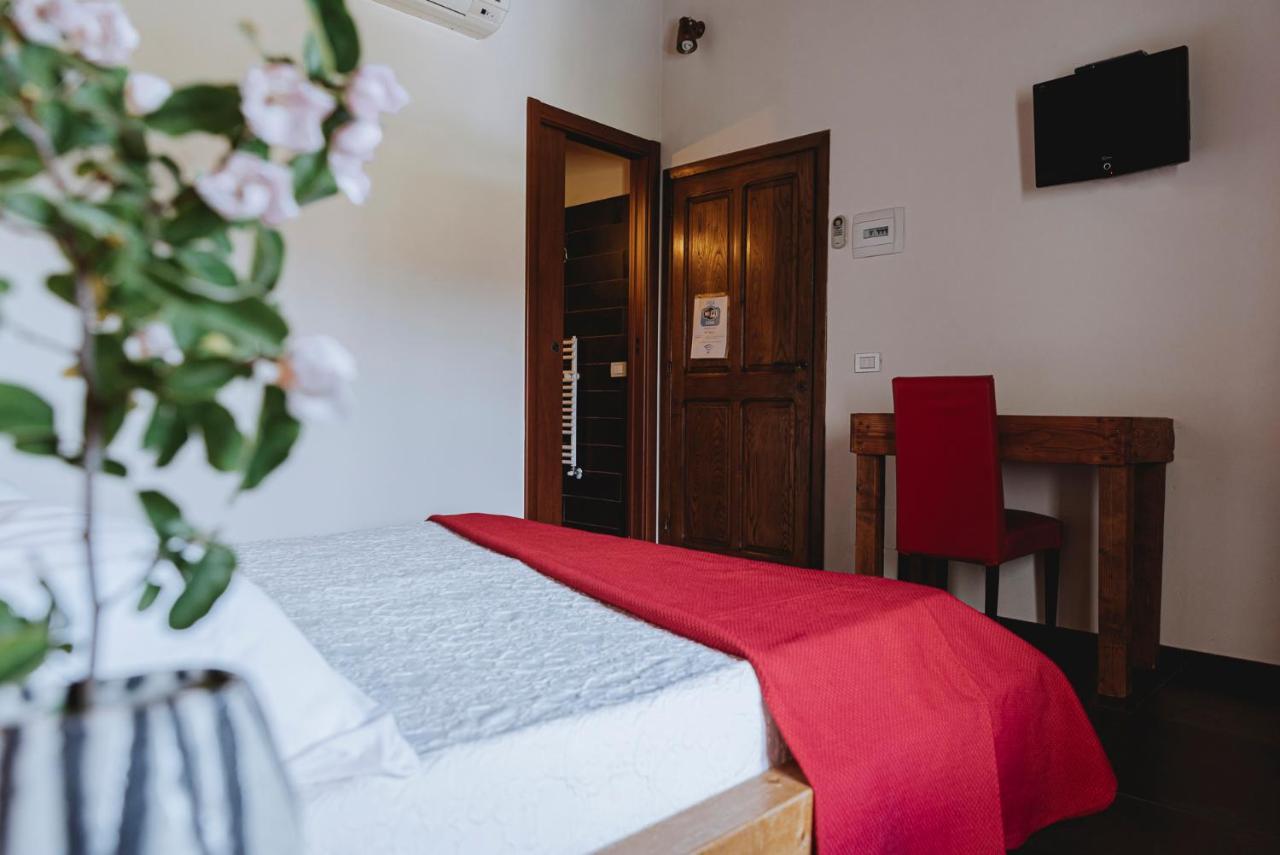 Un Angelo Alla Mia Tavola Sarzana Exteriör bild